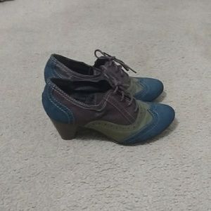 X-Appeal suede booties